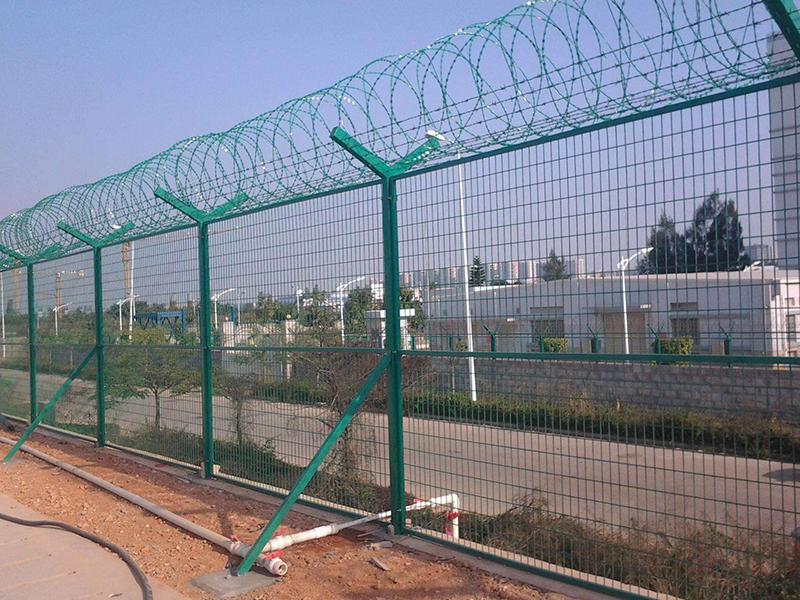 機場護欄網應用于石家莊機場安全防護
